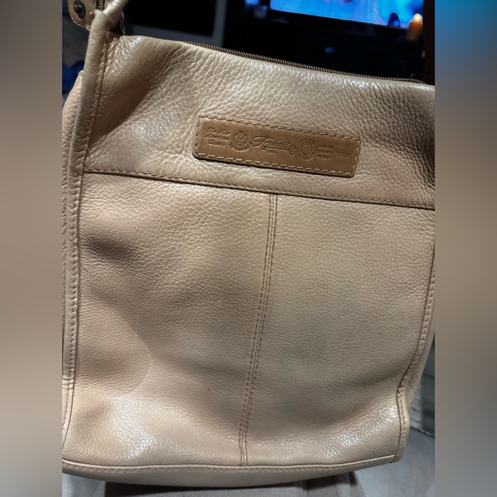 PRICE CUT !!!   Fossil genuine leather EUC bag